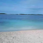Karlo, Heated Pool, Private Parking Apartament *