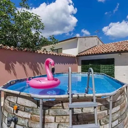 Karlo, Heated Pool, Private Parking * Bibici